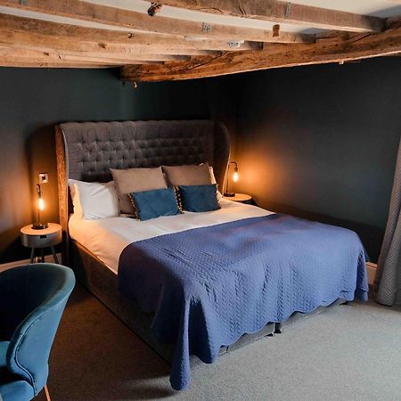 The Vicarage Hotel Holmes Chapel Bagian luar foto