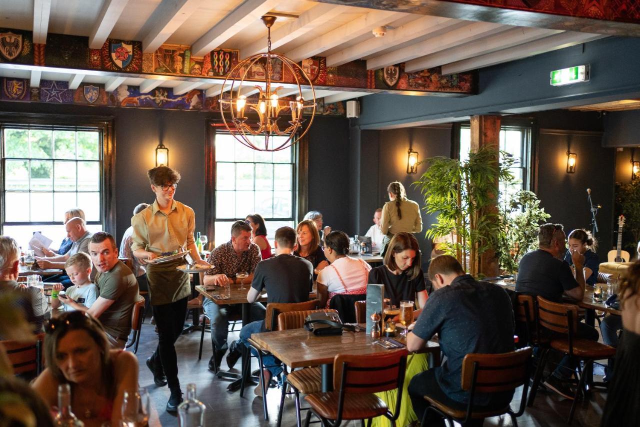 The Vicarage Hotel Holmes Chapel Bagian luar foto