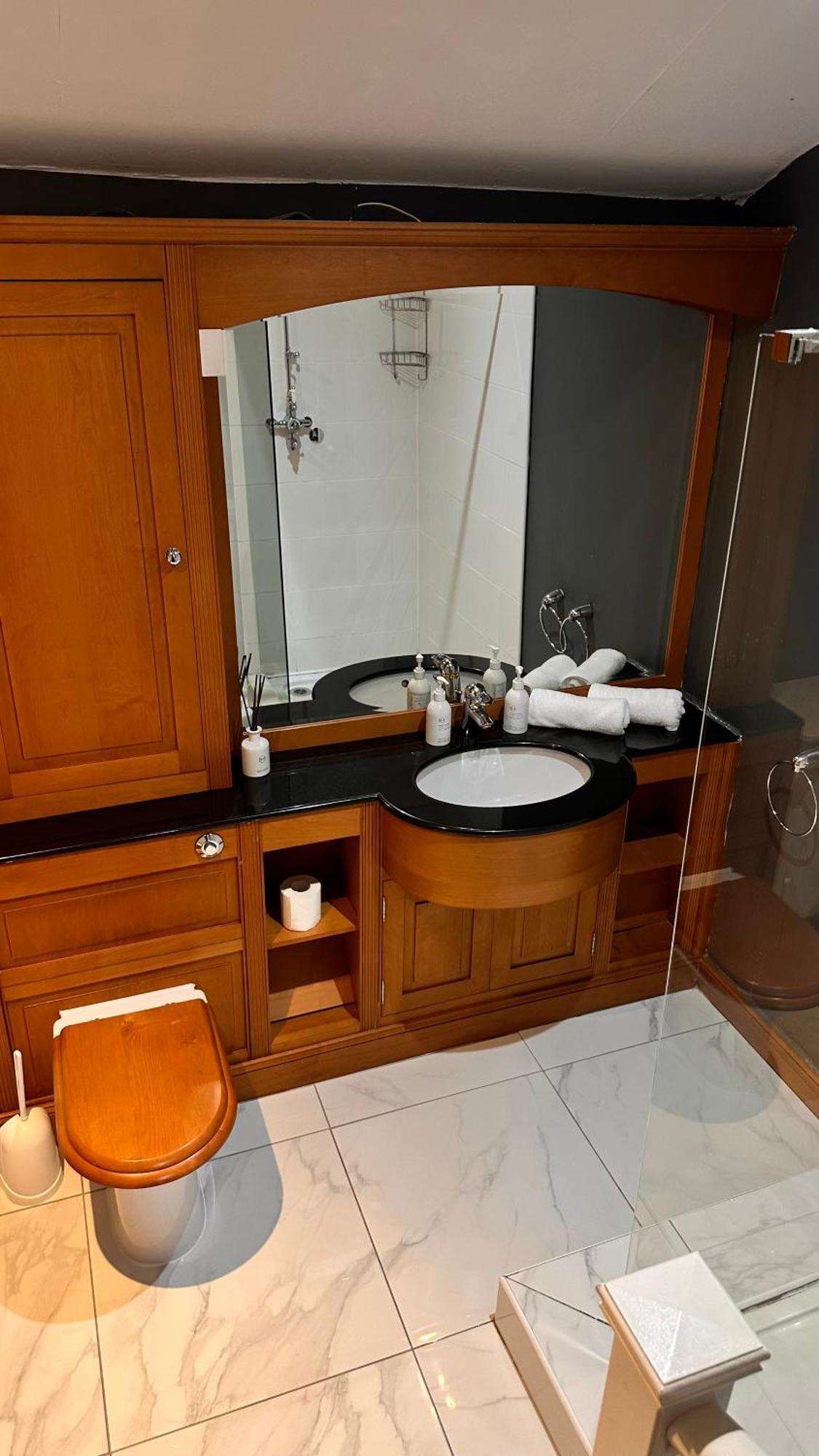 The Vicarage Hotel Holmes Chapel Bagian luar foto