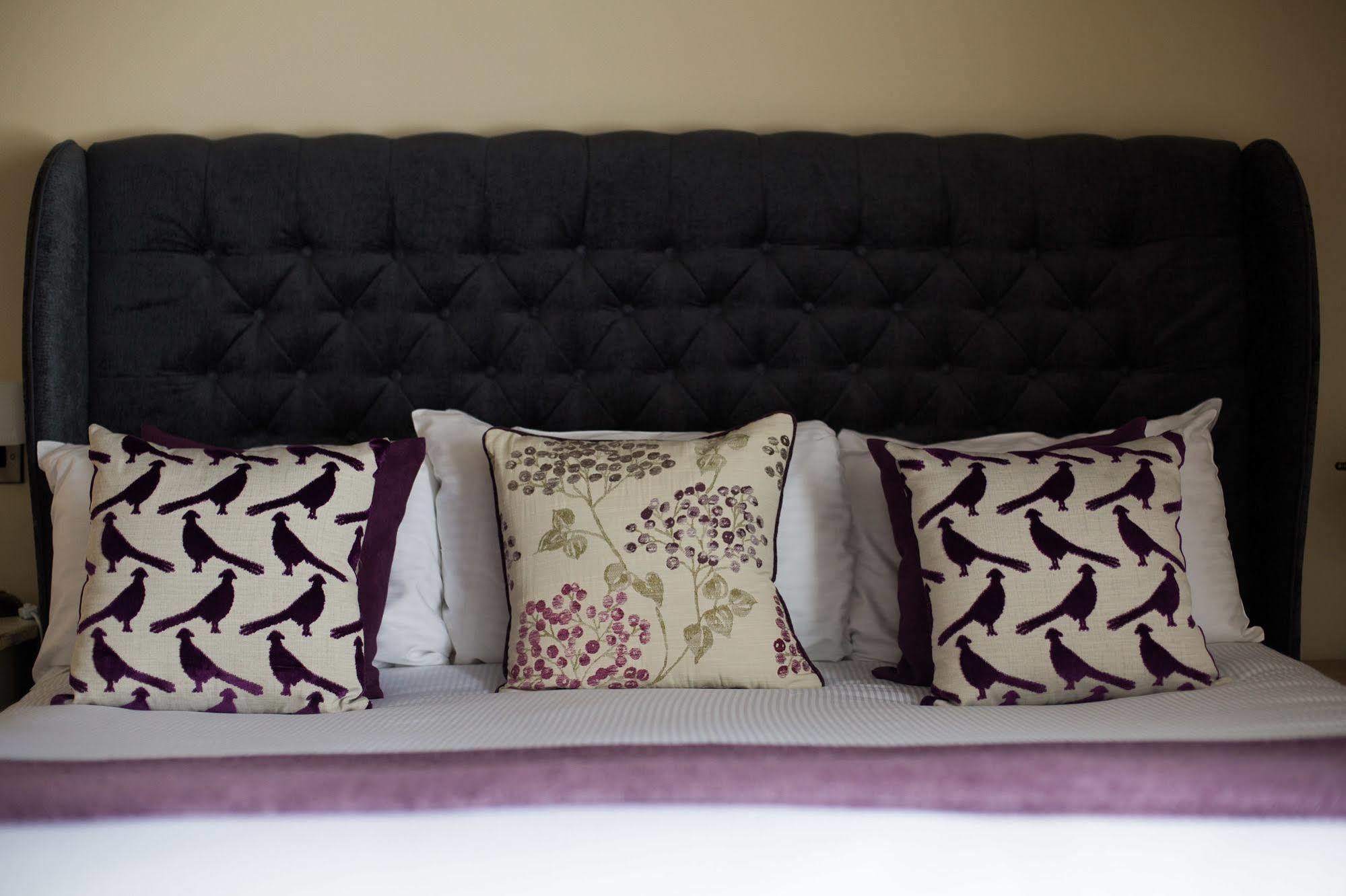 The Vicarage Hotel Holmes Chapel Bagian luar foto