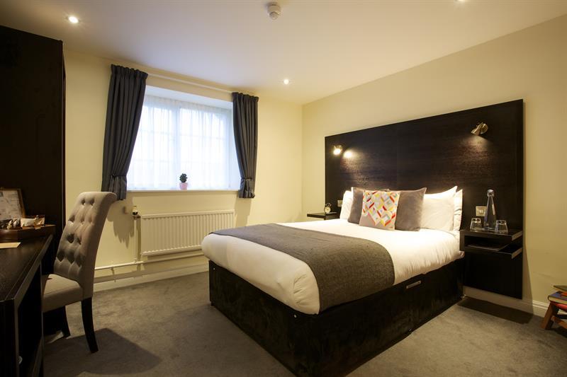 The Vicarage Hotel Holmes Chapel Bagian luar foto